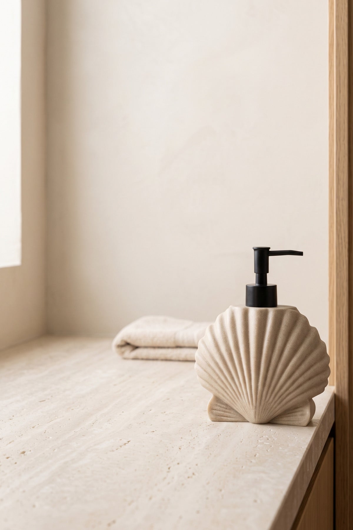 MAREA Krem Polyresin Sıvı Sabunluk, Kabuk Formlu, 6 × 14 × 15 cm