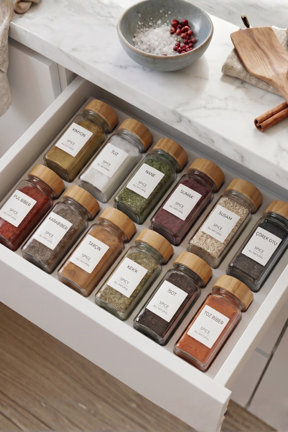 Natura 12’li Bambu Kapaklı Baharatlık Seti 120 mL - 16 Adet Etiket
