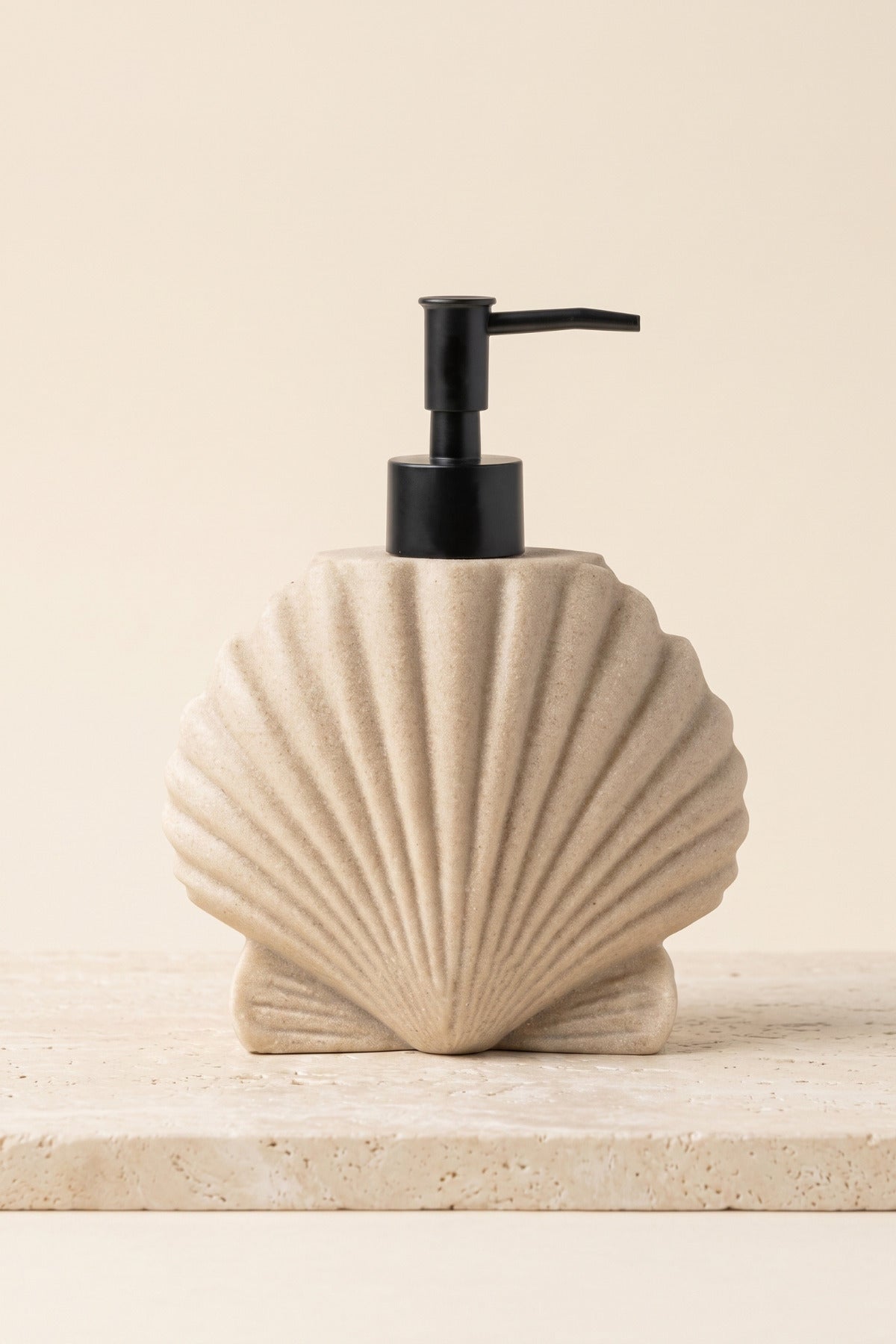 MAREA Krem Polyresin Sıvı Sabunluk, Kabuk Formlu, 6 × 14 × 15 cm