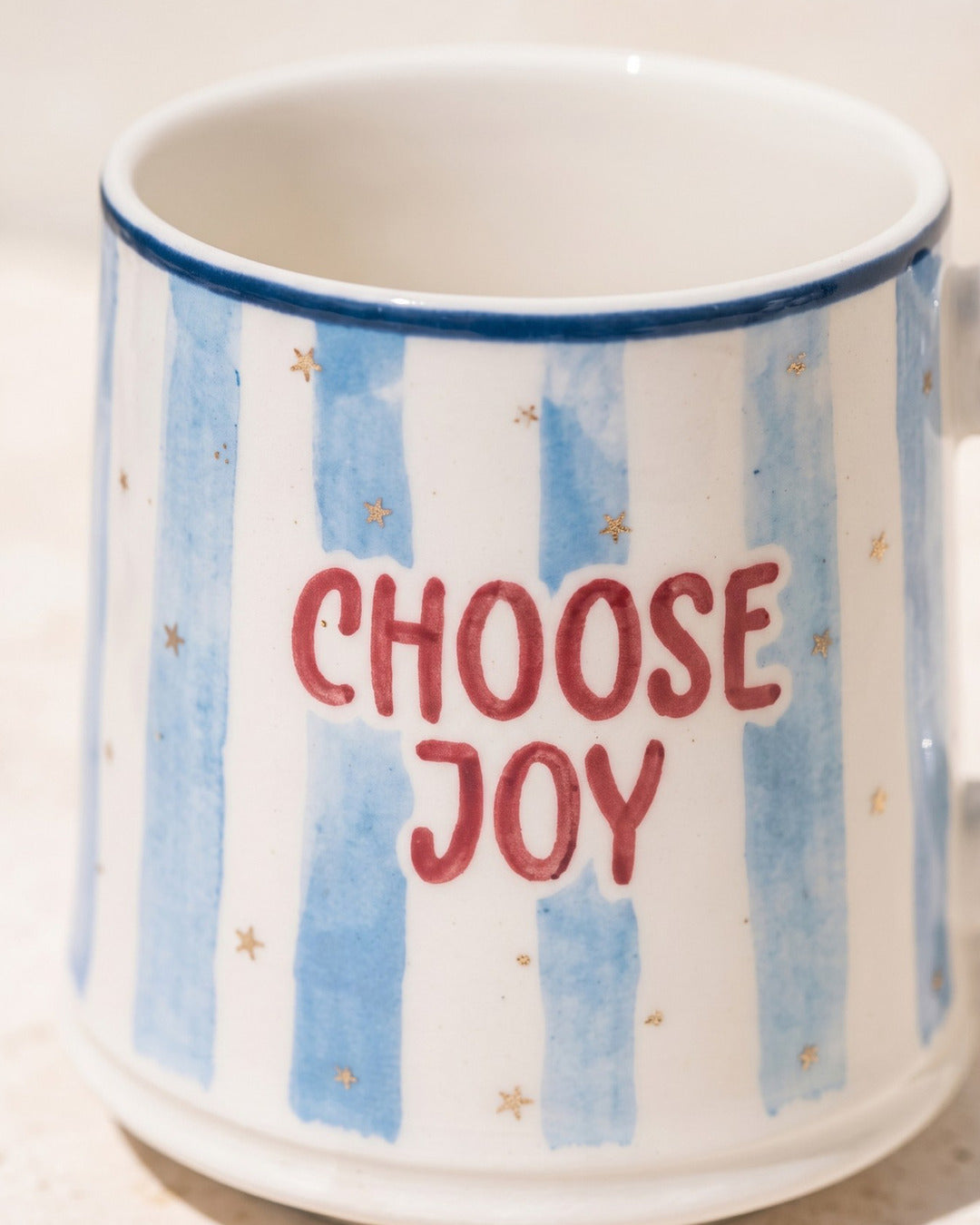 FELİSA Choose Joy porselen kupa — baskı ve çizgi detayı
